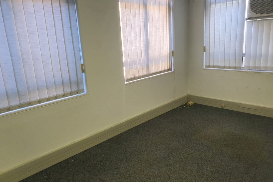 To Let commercial Property for Rent in Humerail Eastern Cape